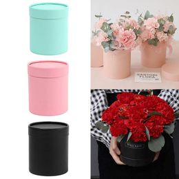 Gift Wrap Holding A Bucket Of Flowers Flower Box 12cm Round Cardboard Boxes PartyRose Packaging Valentine's Day Gifts Supplies