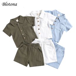 Clothing Sets Blotona 2Pcs Little Boys Outfit Toddlers Summer Solid Colour Lapel Short Sleeve Singlebreasted Shirt Tops Elastic Waist Shorts 230504