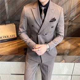 Men's Suits Blazers Men's British Double Breasted Business Casual Dress Men's Suit Jacket Striped Suit Tuxedo Groom Suit Men's Wedding Dress 2 Piece 230505