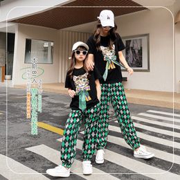 Family Matching Outfits Kid's Fashion Printed Plaid Cat Head Short Sleeve Top Plaid Casual Pants 2PCS Girls' Ladies Travel Parent-Child Outfit 230506