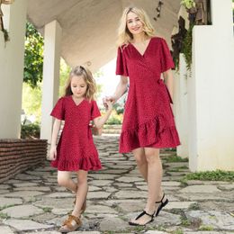 Family Matching Outfits Summer Polka Dot Parent-child Dress Short Sleeved Soft Polyester Dresses Women Dress Girl Birthday Skirt Family Matching Clothes 230506