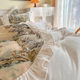 Bedding Sets Luxury Velvet Fleece Set Ruffled Print Princess Duvet Cover Bedspread Bed Skirt Pillowcases Winter Thick Bedclothes