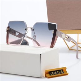 Óculos de sol para mulheres para mulheres Designers de sol dos óculos de sol Sombras de luxo Rectangle sem aro Moda clássica masculina clara e óculos pretos