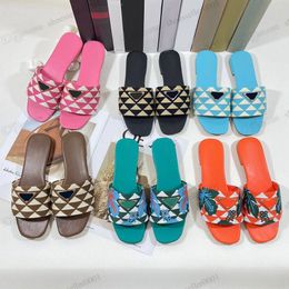 2023 Designer Slide Sandals Womens Flip Flops Fashion Triangle Printed Fabric Embroidered Sandal Luxury Flat Bottom Slippers 35-43 k5bJ#