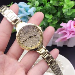 Wristwatches 2023 Simple Design Mesh Band Thin Strap Women Watch Fashion Luxury Rhinestone Dial Gold Quartz Wristwatch Clock Relogio