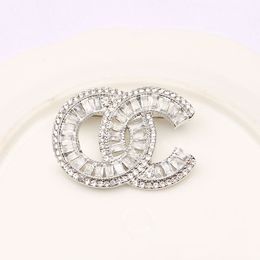 New Luxury Designer Brooch Brand Letters Diamond Brooches Pin Women Crystal Rhinestone Pearl Pins Jewerlry Accessories Gifts
