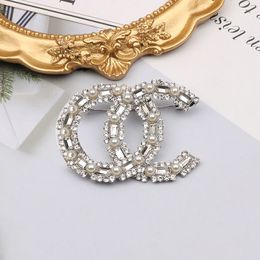 Luxury Women Men Designer Brand Letter Brooches 18K Gold Plated Inlay Crystal Rhinestone Jewelry Brooch Tassels Pearl Pin Party Gift Accessorie