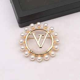 Luxury Designer Brooch Jewellery Brooch Pin Famous Letter Brooches Diamond Ornaments Mens Women Jewerlry Accessories Gifts