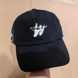 Chaopai Korean embroidery welldone hat appears thin black graffiti baseball cap high-end male Korean soft top cap