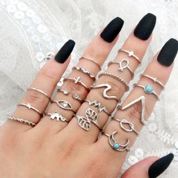 Pendant Necklaces 20 Pieces Ring Set Ladies Exaggerated Style Elephant Cross Moon Turquoise And Other Even Size Jewellery 230506