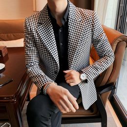 Men's Suits 2023 Spring Classic Plaid Blazers British Style Casual Slim Suit Jackets Wedding Business Social Dress Coats Costume