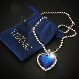Pendant Necklaces Titanic Heart of Ocean Blue Love Forever Necklace Velvet Bag 230506