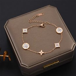 Luxury Designer Flower Pendant Necklaces Gold Plated Crystal Pearl Rhinestone Turquoise Necklace Women Jewerlry Accessories Multiple styles high quality