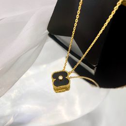 Luxury Four Leaf Clover Woman Pendant Necklaces Designer Van Necklace Internet celebrity Fashion Jewelry Women Party Chokers Necklace High Quality 852