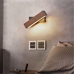 Wall Lamps Nordic Modern Creative Concise Fashion Bedside Lamp Wood Light Restaurant Bedroom Study Aisle Decoration