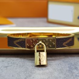 Luxurys Designer Lock Bracelet Bracelet Half Diamond Lock with Brick Bracelet Micro-Set Shiny Personality Bracelets Single Brick Casual Style