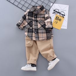 세트 정장 가을 봄 아기 아기 패션 형식 의류 아이 슈트 격자 무늬 셔츠 바지 2pac 세트 어린이 옷 1 2 3 4 5 년 230508