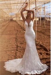 Sexy Lace Mermaid Wedding Dresses for Black Women Plus Size Applique Backless Spaghetti Straps Deep V Neck Sleeveless Bridal Gowns289J