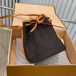 Мини-струнные ковша сумки моды Top Designer Bag Сумка роскошная высококачественная высококачественная сумочка для тела винтажная оптовая торговля