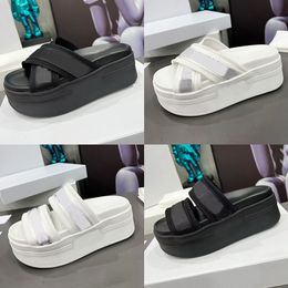 2023 Luxurys Women Block Sandals Fabric Mesh Slippers Leather Platform Sandal Beach Shoes Size 35-42