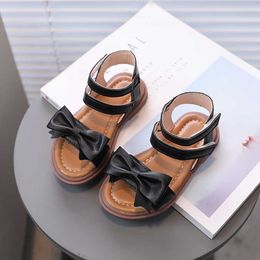 Sandals Little Children Sandals Ankle Strap Black White Girl's Sliders Toddler Leather Flexiable Summer Kids Flat Shoes