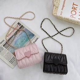 Handbags Fashion Heart Baby Girls Small Shoulder Bags Kids Coin Purse Accessories Handbags Lovely Children's Mini Square Messenger Bag 230508