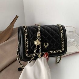 Shoulder Bags Luxury Diamond Lattice Beading Chain Crossbody for Women Stylish Applique Bag Lady Purses and Handbags 2023 Trend 230426