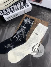 Spring New European Goods Women's Socks Western Style Inkjet Graffiti Letter Printing Tube Sock Personality Online Red Fashion Socks Wholesale