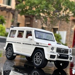 Diecast Model 1/24 G63 G65 SUV Alloy Car Model Diecasts Metal Toy Off-road Vehicles Car Model Simulation Sound and Light Collection Kids Gifts 230509