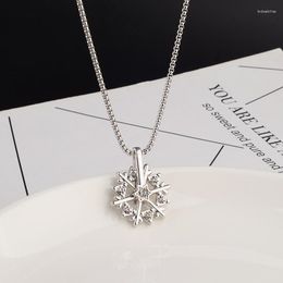 Pendant Necklaces Fashion Zircon Swivel Snowflake For Men And Women Holiday Gifts Luxury Hip Hop Titanium Sweater Chain Jewelry