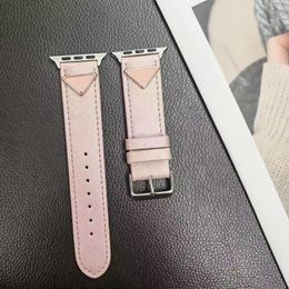 Fashion Designer Watchbands Strap For Apple Watch Band 42 38 40 41 44 45 49 mm iwatch 8 7 6 5 4 3 2 Luxury Bands For Man And Woman White Leather Letter Print Straps