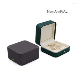 Jewellery Pouches Luxury Velvet Packing Case Wedding Brooch Pin Organiser Holder Women Girlfriend Display Designer Box Gift Wholesale