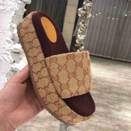 3-Nuovo stile Pantofole Ciabatte per sandali Macaron fondo spesso antiscivolo fondo morbido moda pantofola da donna indossano infradito da spiaggia INS