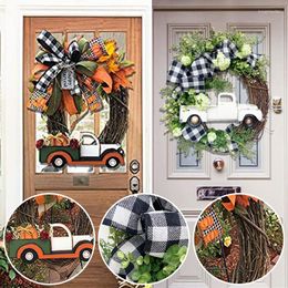 Decorative Flowers 1PC Farmhouse Truck Garland Christmas Ornament Wreath Venue Layout Props Door Decoration Car Ring Flower Hanging Decor