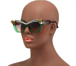 Diamond Sunglasses For Women Luxury Cat Eye Crystal Flower Sun Glasses Black Vintage Rhinestone Glasses Gafas de sol mujer
