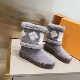 2023 Designer Paris Snowdrop Flat Ankle Boots Wool Lining Rubber Outsole Casual Suede Street Style Plain Leather Martin Winter Booties Sneak