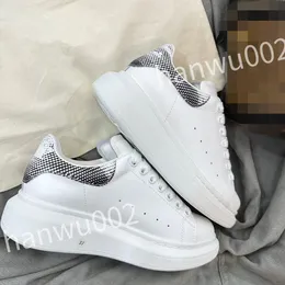 New Hot Luxury Men's and women's casual shoes, women's travel small white shoes, men's basketball training shoes, couples' same shoes