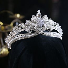 Kryształy frezowanie nakryć ślubną koron tiara