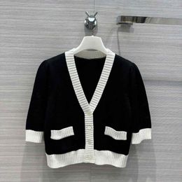 Women's T Shirts Senior Black And White Color Contrast Slim Small Short Knitted Cardigan Upper Body Thin Versatile