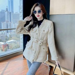 Women's Jackets 2023 Early Spring Tweed Woven Short Jacket Small Fragrant Wind Waist Tassel Coat Women Winter Quilted Thicken Elegant Ladies