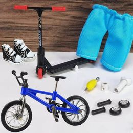 Novelty Games Alloy Finger Scooter Skateboard Shoe Accessories Set Two Wheels Skate Clothe Fingerboard Bikes Fingertip Toys Gift Child 230509