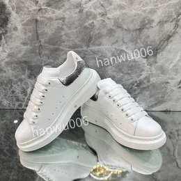 Women Casual Shoes Sneaker Designer Running Shoes Fashion Channel Sneakers Women Luxury Lace-Up Sports Shoes Casual Trainers Classic Sneaker2023