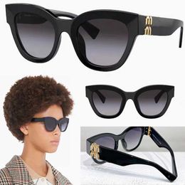 Classic cat eye design eyewear fashionable lady luxury brand with golden letter logo on temples Black frame women outdoor travel sunglasses 01YS Occhiali da sole