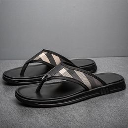 Slippers Luxury Brand Summer Men Genuine Leather Nonslip Sandals High Quality Lightweight beach Casual Flip Flops 230510