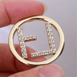 Designer Round Letter Brooches Rhinestones Temperament Shirt Suit Brooch Pins Sweater Collar Pin Clip Luxury Fashion Jewellery