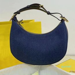 Designer -Cowboy Praphy Shoulder Bag Crescent Moon Handbag Purse Bottom Fashion Letter Wristlet Bag Golden Hardware Half Moon Wallets