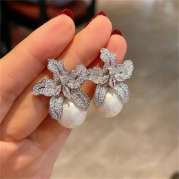 Gorgeous Flower Imitation Pearl Earrings Women Luxury Inlaid Sparkling CZ Stone Fashion Wedding Jewelry GC2117