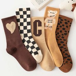 Socks Hosiery 5 pairs/lot retro cotton socks female leopard cartoon bear socks autumn korean japanese edante girls harajuku skate sock P230511