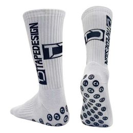 Sports Socks New Men Anti-Slip Football Socks High Quality Soft Breathable Thickened Sports Socks Running Cycling Hiking Women Soccer Socks P230511