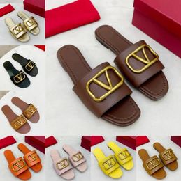 Brand Women Sandals Peep Toe Flat Beach Slippers Metal V-buckle Brown Black Summer Classics Lazy Designer Fashion Cartoon Big Head Flops Leather 35-42